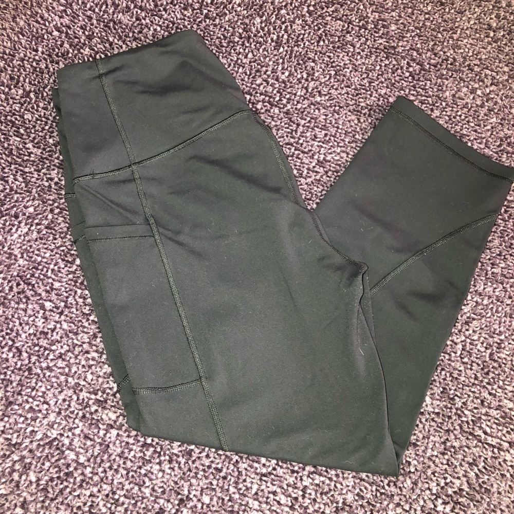 Victoria’s Sport Hi Waist Yoga Capri Leggings